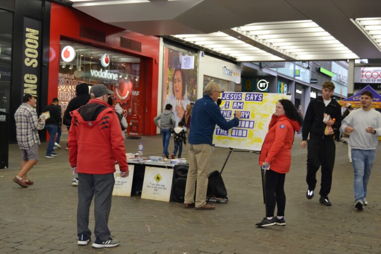 Evangelizing in Piccadilly